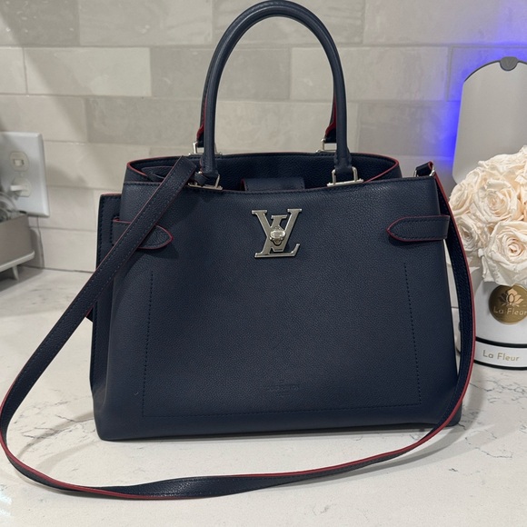 Louis Vuitton Navy Lockme - Picture 2 of 13